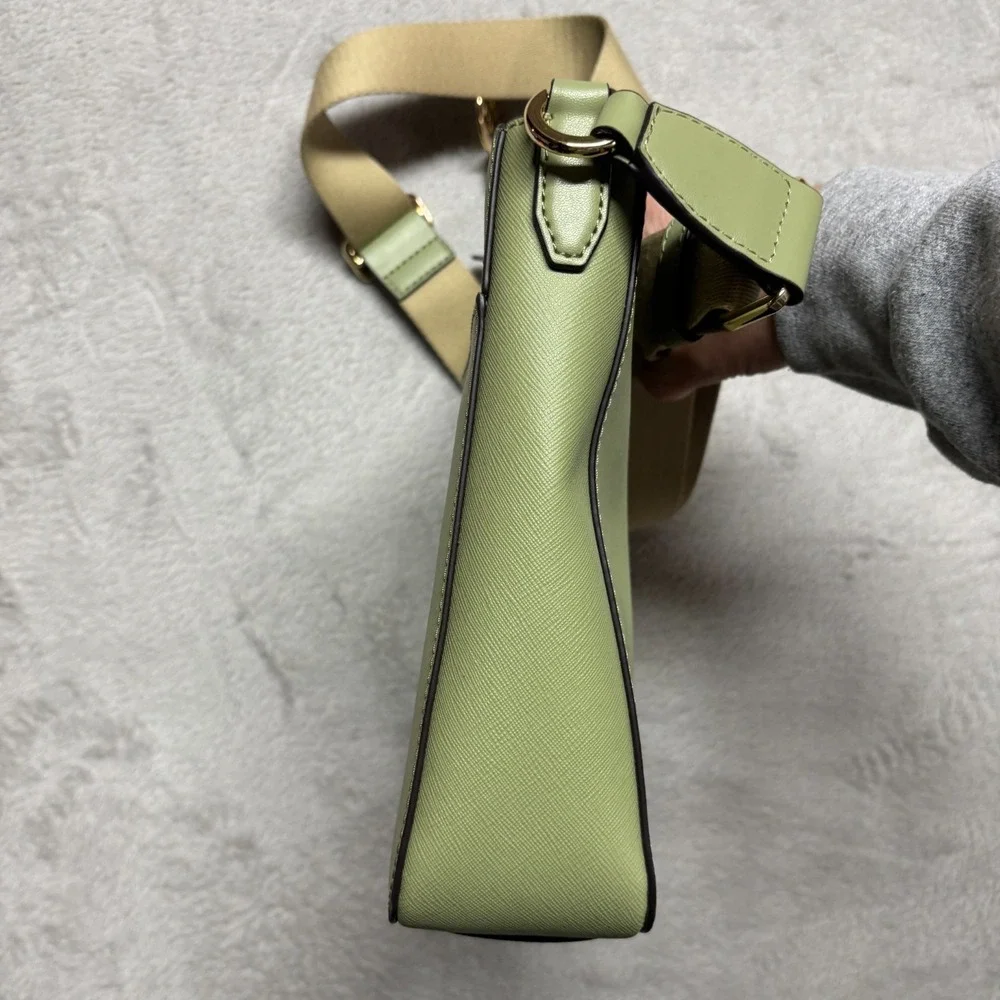 Michael Kors Jet Set Travel Small Messenger Bag Faux Leather Light Sage VG‎ Cond - Picture 8 of 9